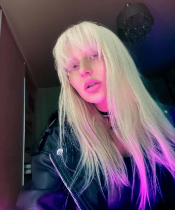 Изысканная леди с шикарной внешностью и страстным нравом ждет встречи с настоящим джентльменом. Гарантирую незабываемый опыт, после которого захочется вернуться снова и снова! 185, 25 лет