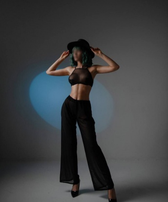 Я креативная и нежная индивидуалка, с богатым опытом и массой фантазий. Живу в Москве, где каждое наше свидание станет настоящим путешествием по сексуальным наслаждениям. В моих услугах есть все, что ты можешь только пожелать - классический секс, оральные ласки, анальный секс, эротический массаж. Только у меня ты найдешь истинное удовольствие и релаксацию. Мои фото подтверждают мою красоту и сексуальность. Посмотри их, и ты убедишься собственными глазами. Мои постоянные клиенты оставляют самые лестные отзывы, они всегда возвращаются ко мне снова и снова. Я готова исполнить все твои желания и фантазии, позволь себе настоящий райский отдых в Москве вместе со мной. Жду звонка! 😘🔥 7359, 25 лет